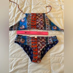New woman’s bikini bathing suit size L